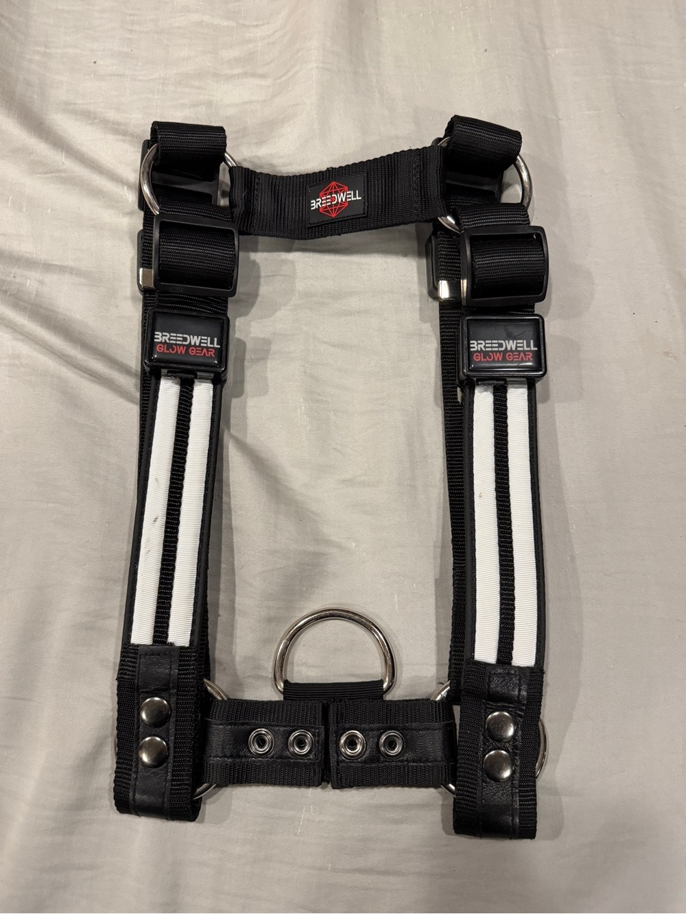 Breedwell Rave Bulldog Harness Glow Gear